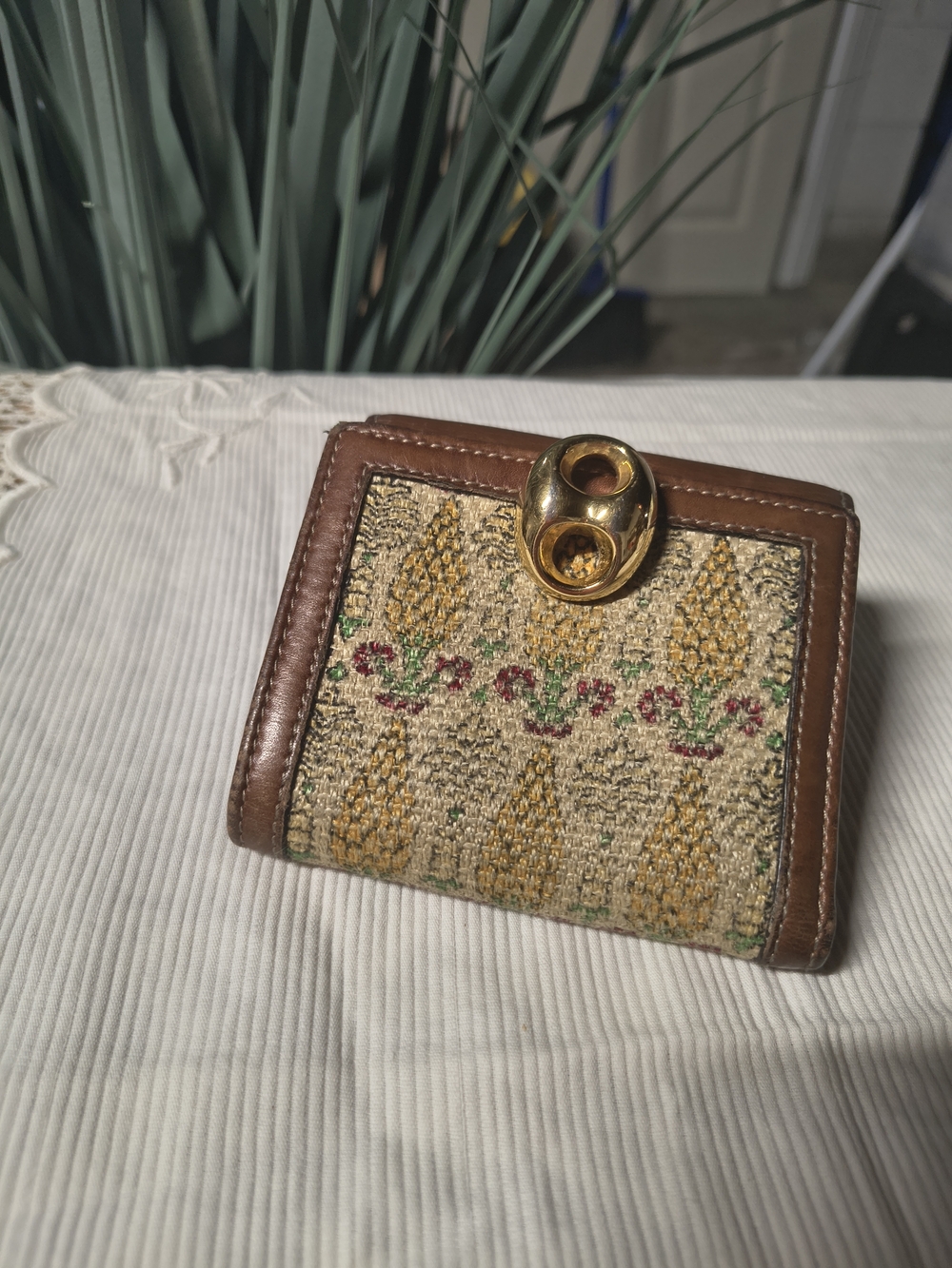 RARE Vintage Collector Gucci Pigna Pineapple Bifold Wallet